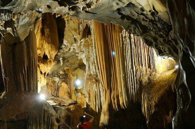 Vuelos a Honduras Cuevas de Talgua.jpg