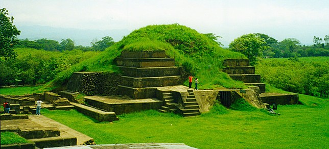 Vuelos a Tikal, JOYA DE CERÉN, EL SALVADOR.jpg